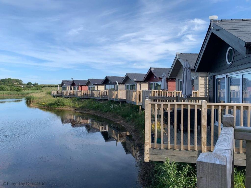 Lakeside Retreat At The Bay Filey, Sleeps 4, 2 Non-Shedding Dogs Welcome For Free Exterior foto
